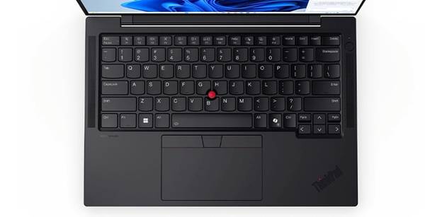Ноутбук Lenovo ThinkPad T14s (5th&nbsp;Gen, 14, Intel), выполненный в цвете «черное затмение», крупным планом. Акцент на стильных колпачках клавиш клавиатуры, сенсорной панели и логотипе ThinkPad .