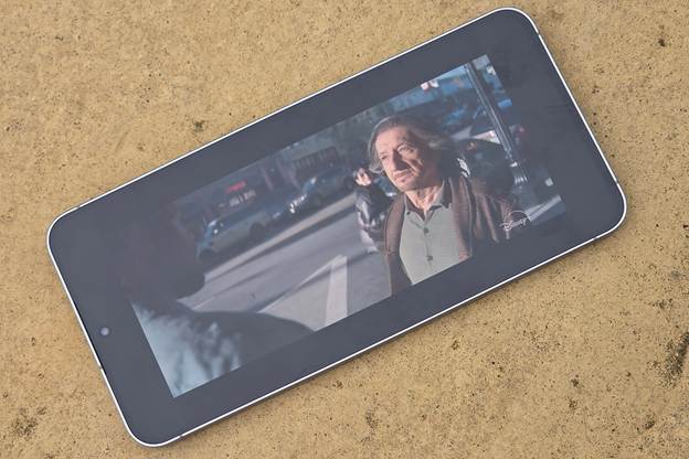 Обзор дисплея Samsung Galaxy S25 FE 3