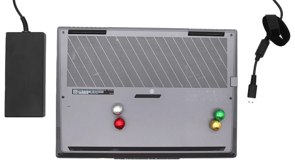 MSI-Creator-16-AI-Studio-A1VHG-underneath-1024x576.jpg
